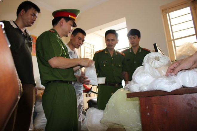 Trên[-]6[-]triệu[-]con[-]heo[-]xơi[-]chất[-]cấm[-]vô[-]bụng[-]người[-]Việt